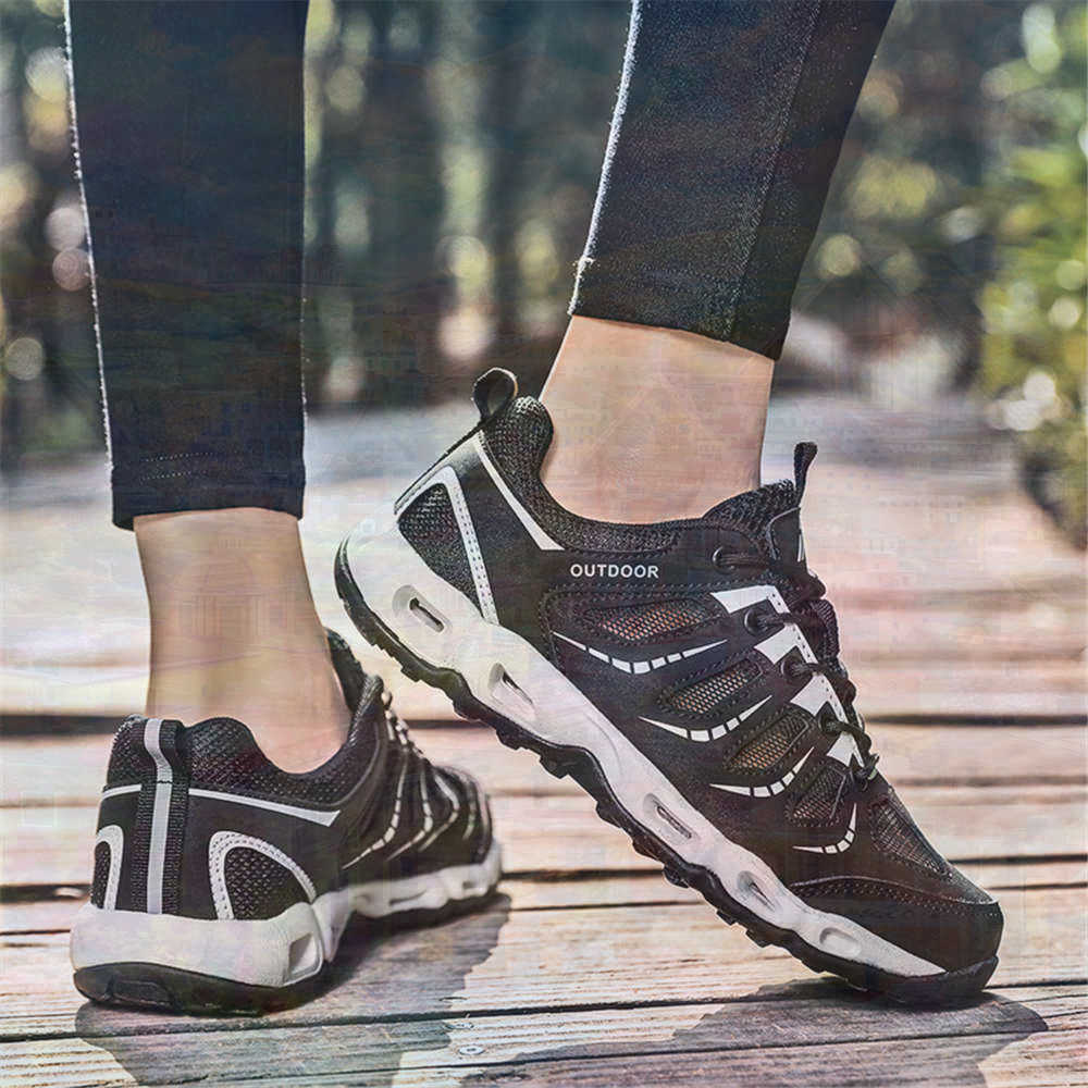 Sumer Round Tip Silver Sneaker - Camp Cutting Board 评论和价格