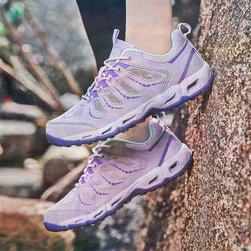 Sumer Round Tip Silver Sneaker - Camp Cutting Board 评论和价格